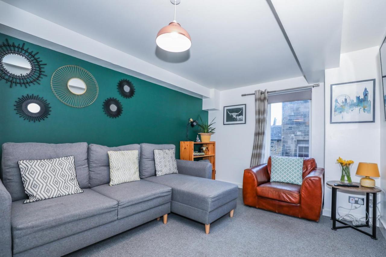 Beautiful 1-Bed Apartment Near Castle เอดินบะระ ภายนอก รูปภาพ