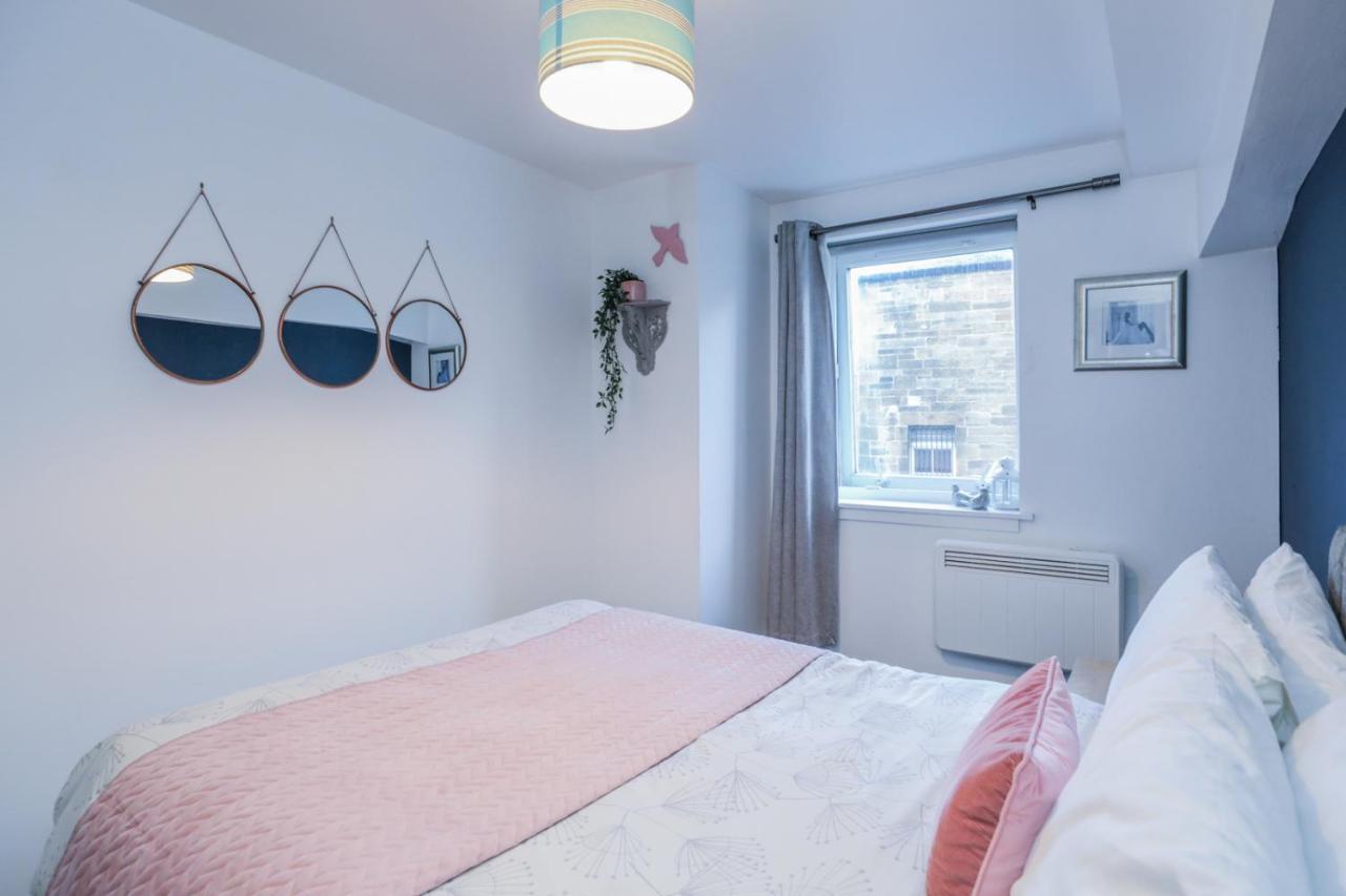 Beautiful 1-Bed Apartment Near Castle เอดินบะระ ภายนอก รูปภาพ